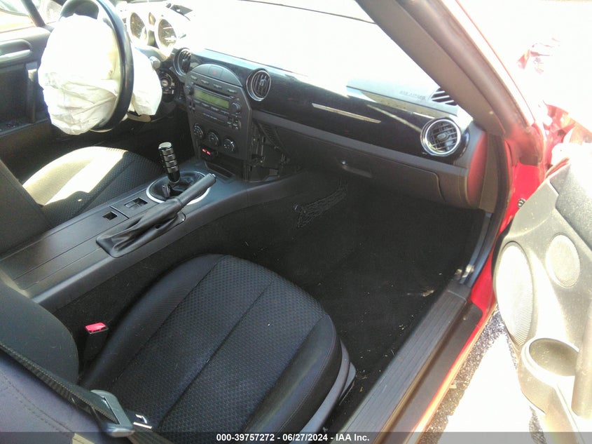 2006 Mazda Mx-5 Sport VIN: JM1NC25F760118061 Lot: 39757272