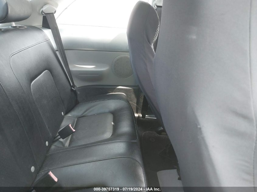 2004 Volkswagen New Beetle Gls 2.0L VIN: 3VWCK31C84M423040 Lot: 39757319