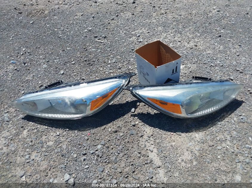 2017 Ford Focus Se VIN: 1FADP3F29HL220910 Lot: 39757334