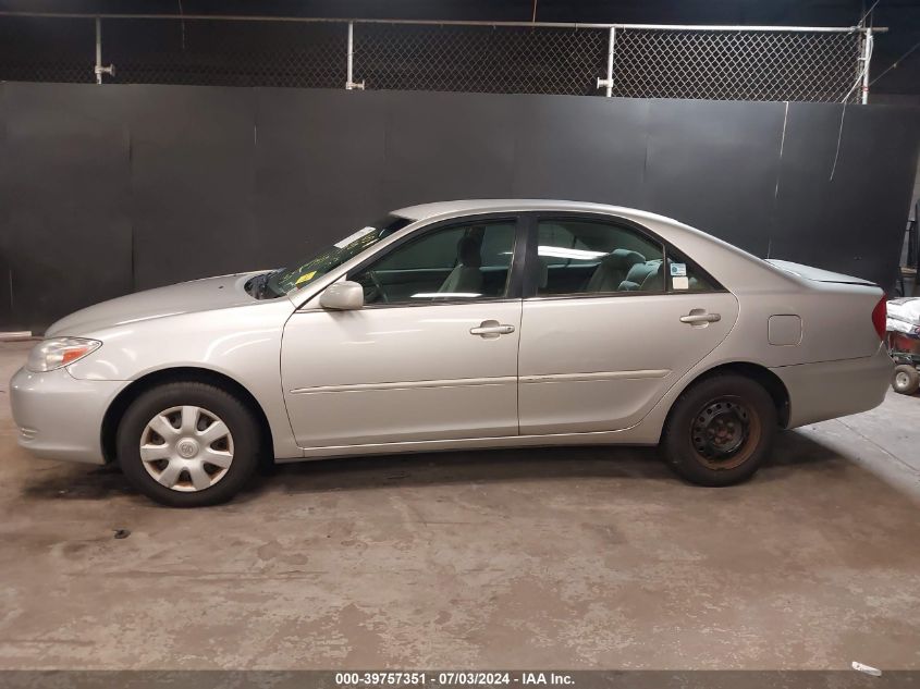 2004 Toyota Camry Le VIN: 4T1BE32K14U892599 Lot: 39757351