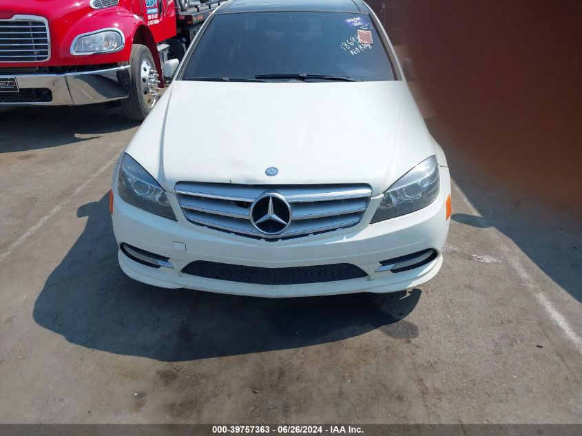 2011 Mercedes-Benz C 300 Luxury 4Matic/Sport 4Matic VIN: WDDGF8BB8BR186949 Lot: 39757363