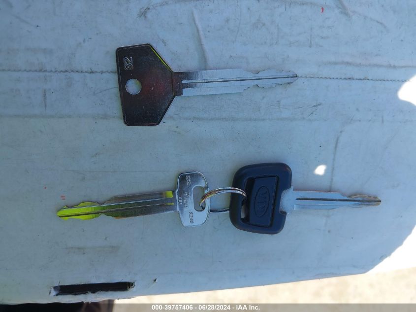 1998 Kia Sportage Base (M5)/Ex VIN: KNDJA7233W5560298 Lot: 39757406