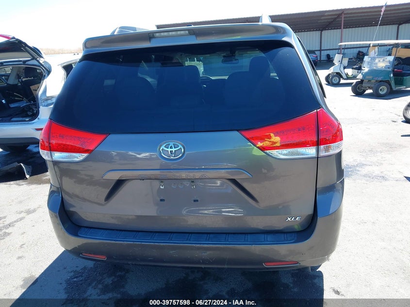 2012 Toyota Sienna Xle V6 8 Passenger VIN: 5TDYK3DC7CS268631 Lot: 39757598