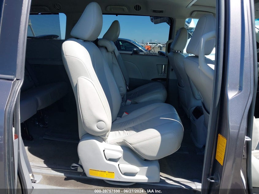 2012 Toyota Sienna Xle V6 8 Passenger VIN: 5TDYK3DC7CS268631 Lot: 39757598