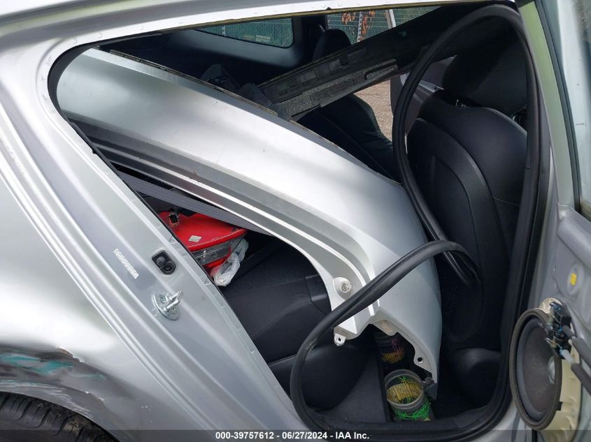 2016 Hyundai Veloster Turbo VIN: KMHTC6AE2GU250498 Lot: 39757612