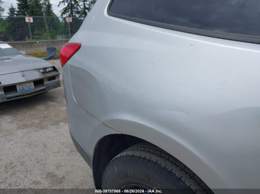 2011 Chevrolet Traverse Ls VIN: 1GNKVFED5BJ210770 Lot: 39757868