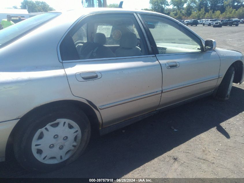1996 Honda Accord Value VIN: 1HGCD5694TA239667 Lot: 39757918