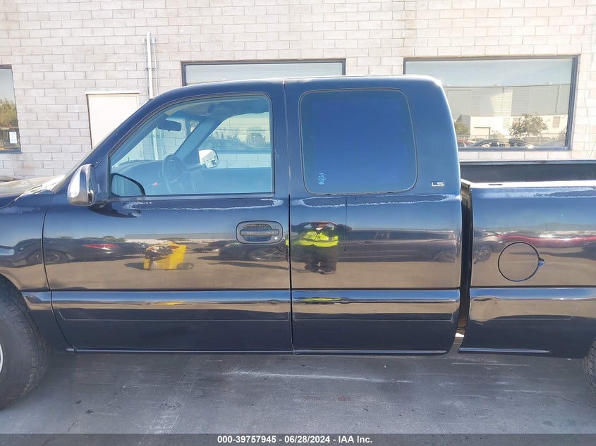 2000 Chevrolet Silverado 1500 Ls VIN: 2GCEC19V1Y1188044 Lot: 39757945