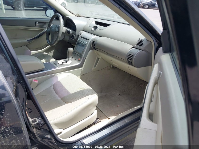2003 Infiniti G35 Luxury Leather VIN: JNKCV51E33M014928 Lot: 39758092