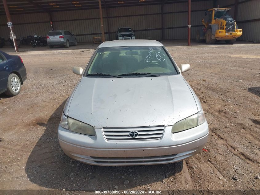 1999 Toyota Camry Le VIN: 4T1BG28KXXU891077 Lot: 39758098