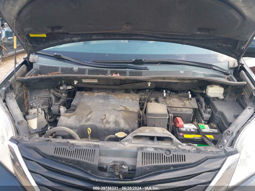 2014 Toyota Sienna Le V6 8 Passenger VIN: 5TDKK3DC2ES503235 Lot: 39758331