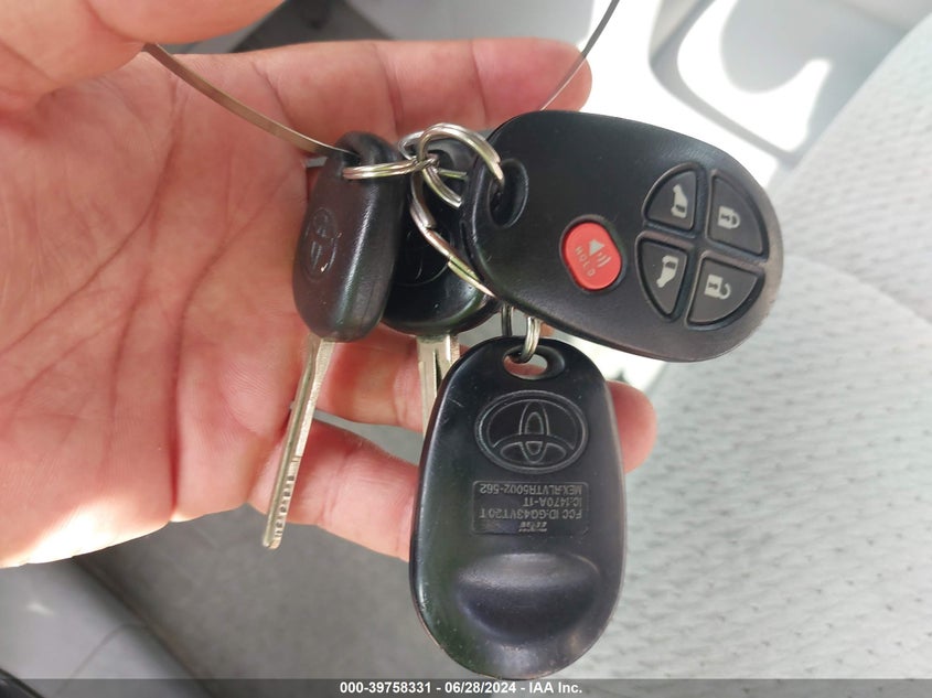 2014 Toyota Sienna Le V6 8 Passenger VIN: 5TDKK3DC2ES503235 Lot: 39758331