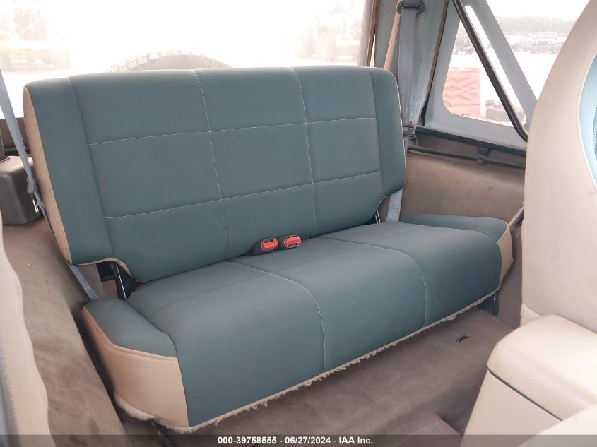 2000 Jeep Wrangler Sahara VIN: 1J4FA59S9YP740622 Lot: 39758555