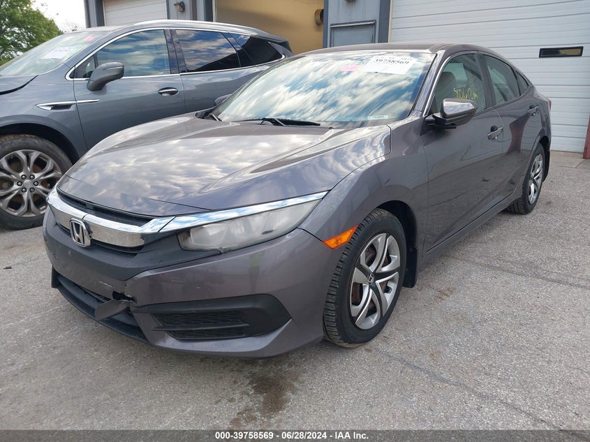 2018 HONDA CIVIC LX - 19XFC2F51JE005569