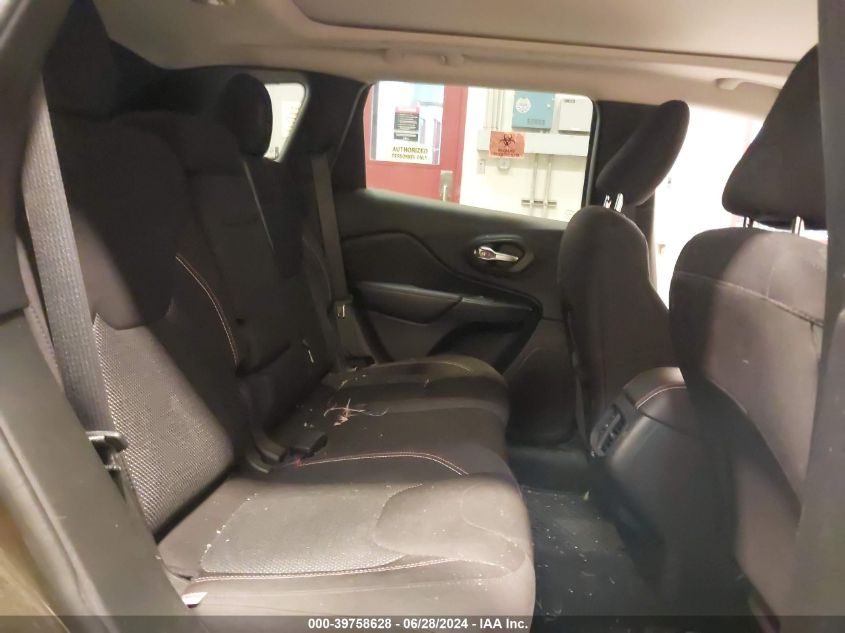 2016 Jeep Cherokee Latitude VIN: 1C4PJMCS9GW299365 Lot: 39758628