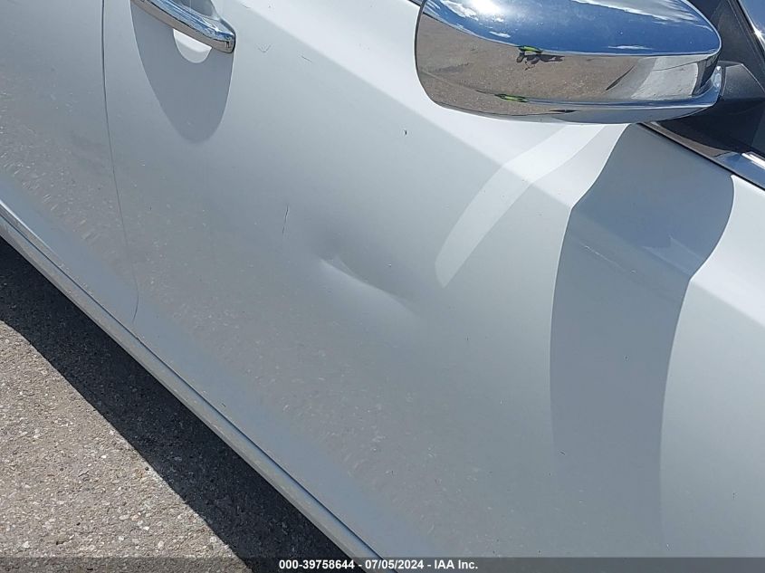 2019 Chrysler 300 Limited VIN: 2C3CCAEG8KH589821 Lot: 39758644