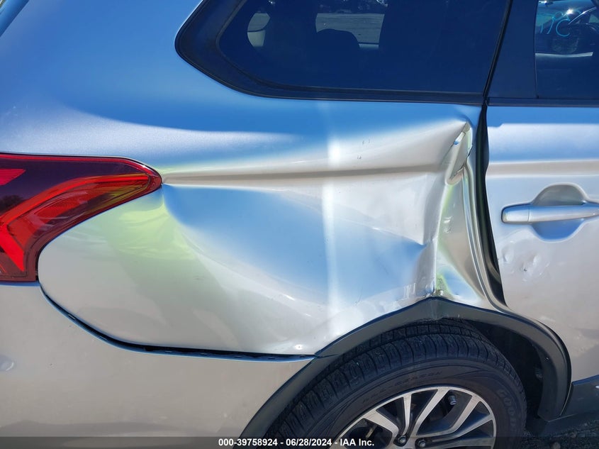 2018 Mitsubishi Outlander Es VIN: JA4AD2A34JZ013905 Lot: 39758924