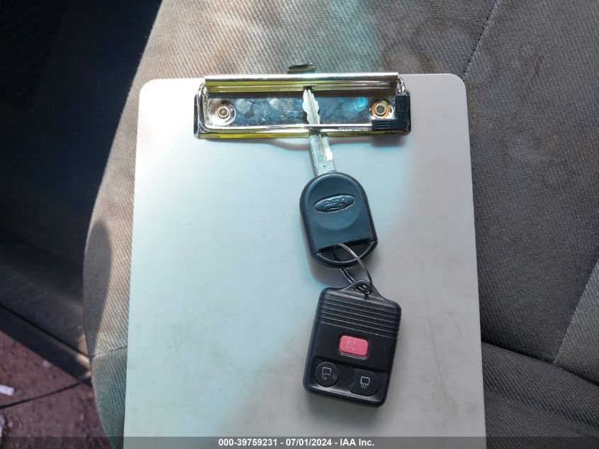 2005 Ford Escape Xls VIN: 1FMYU02Z35KA45993 Lot: 39759231