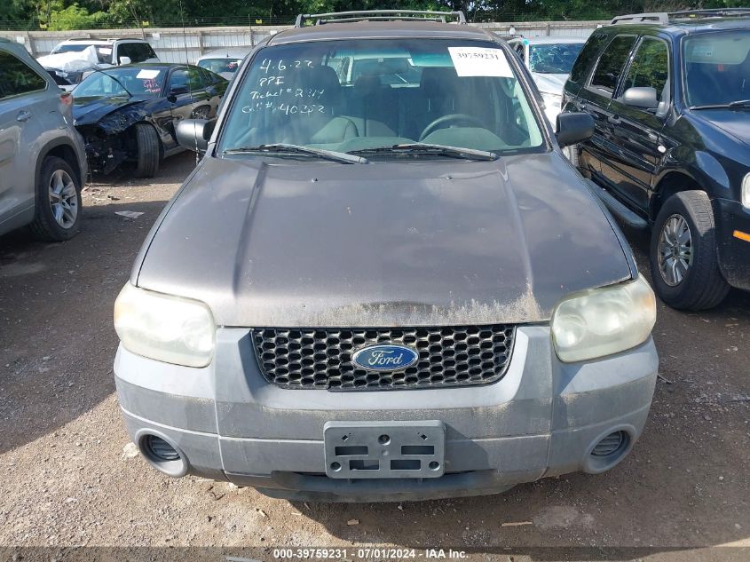 2005 Ford Escape Xls VIN: 1FMYU02Z35KA45993 Lot: 39759231