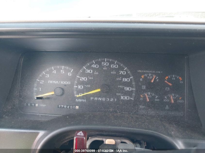 1999 GMC Suburban K1500 VIN: 3GKFK16R9XG512429 Lot: 39760099