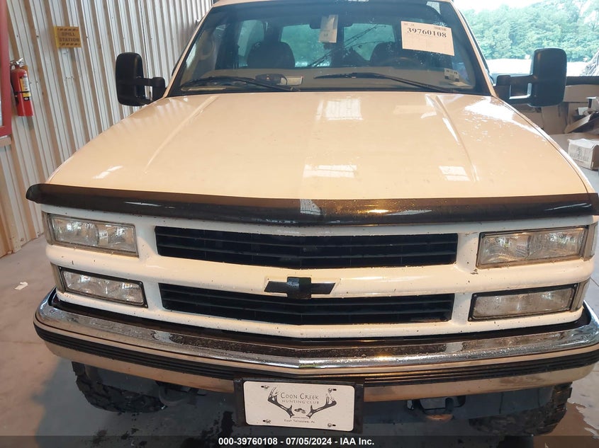 1999 Chevrolet Tahoe VIN: 3GNEK18R8XG124460 Lot: 39760108