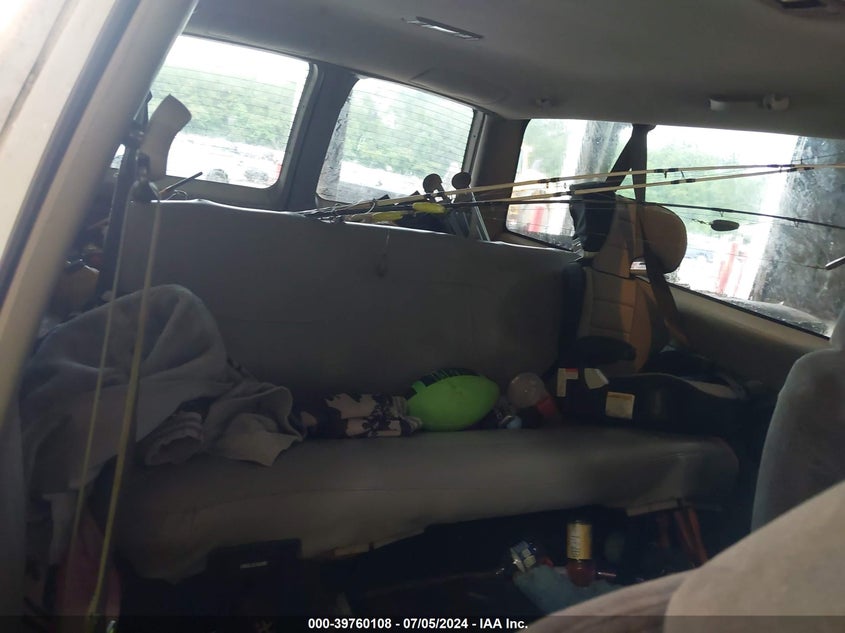 1999 Chevrolet Tahoe VIN: 3GNEK18R8XG124460 Lot: 39760108