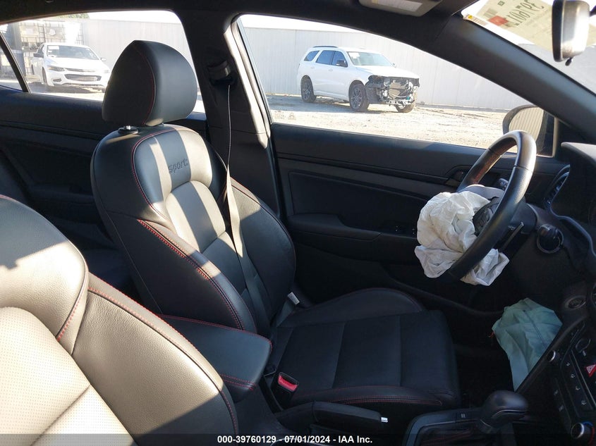VIN KMHD04LBXJU563133 2018 HYUNDAI ELANTRA SPORT
