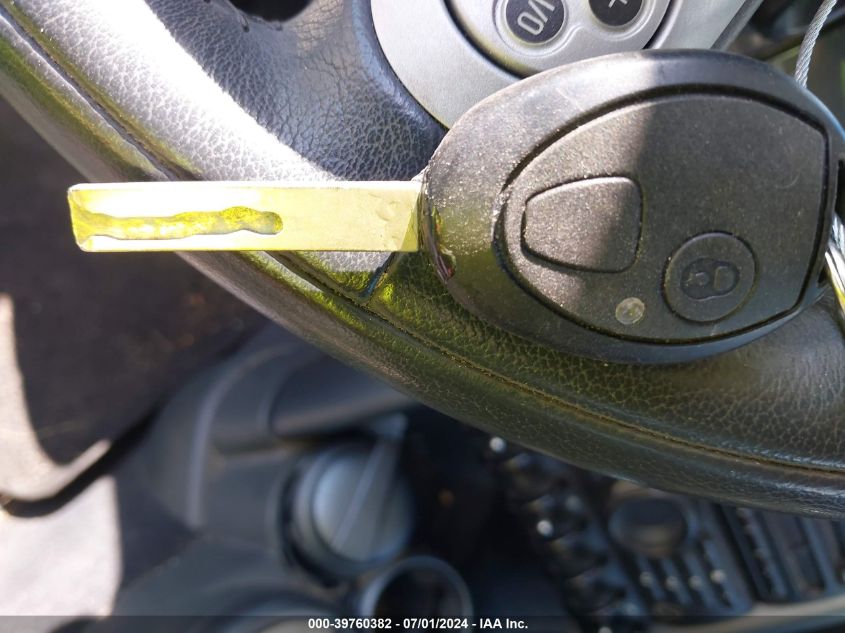 2004 Mini Cooper VIN: WMWRC33404TJ62307 Lot: 39760382