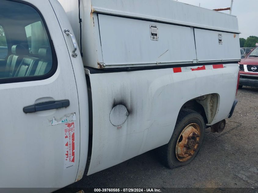 2009 Chevrolet Silverado 2500Hd Work Truck VIN: 1GCHC43K39F143677 Lot: 39760585