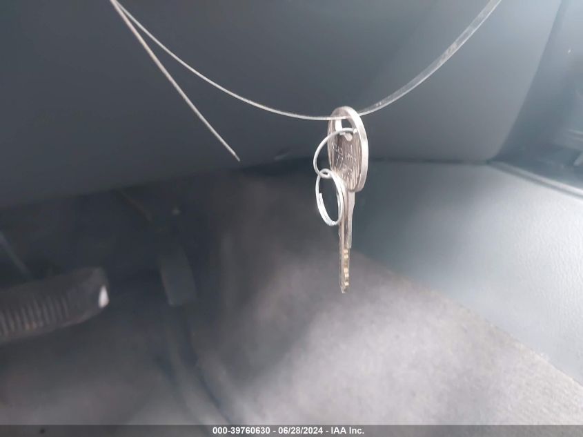 2003 Kia Sorento Ex/Lx VIN: KNDJC733135158428 Lot: 39760630