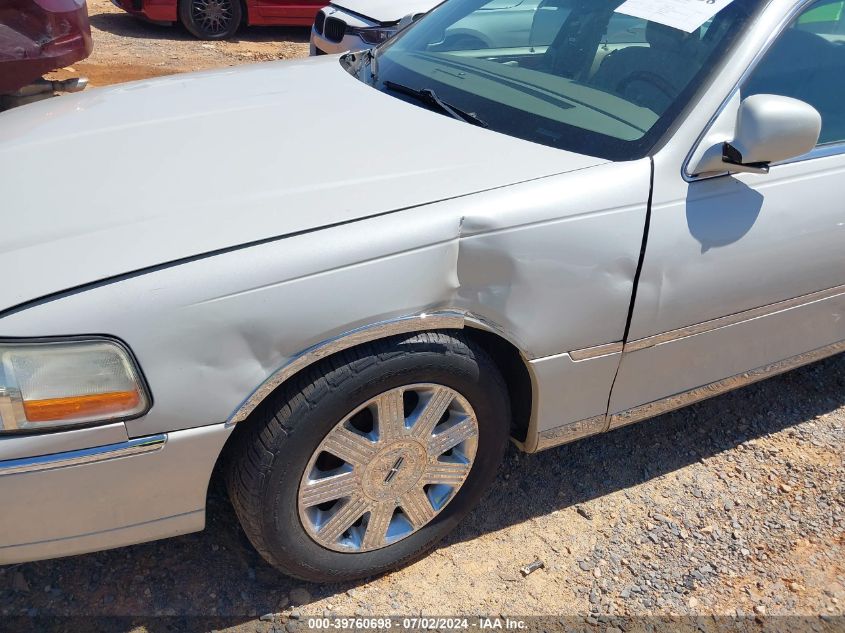 2005 Lincoln Town Car Signature Limited VIN: 1LNHM82W95Y668892 Lot: 39760698