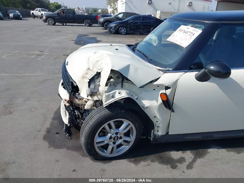 2011 Mini Cooper VIN: WMWSU3C50BT098399 Lot: 39760725