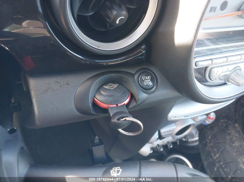 2007 Mini Cooper S VIN: WMWMF73547TL86119 Lot: 39760944