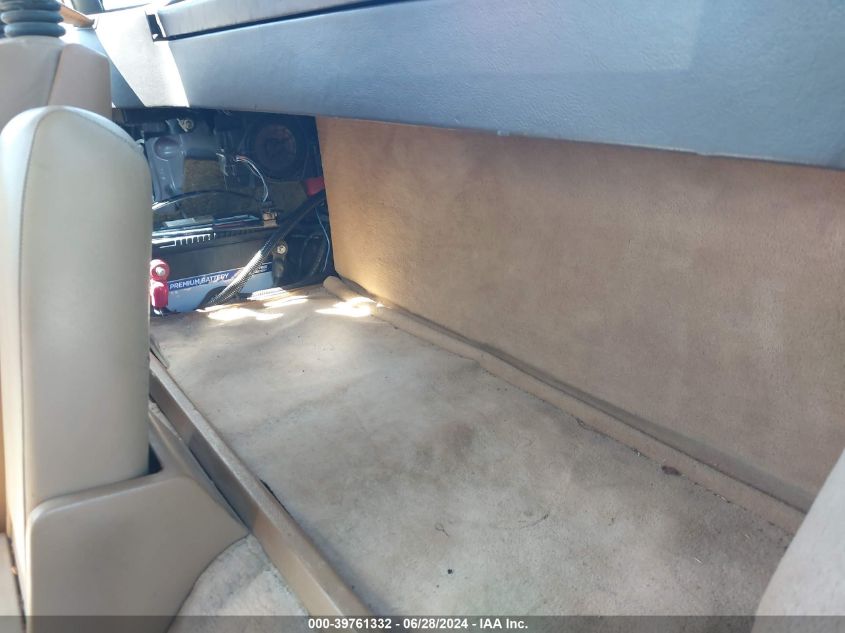 1988 Cadillac Allante VIN: 1G6VR3176JU100464 Lot: 39761332