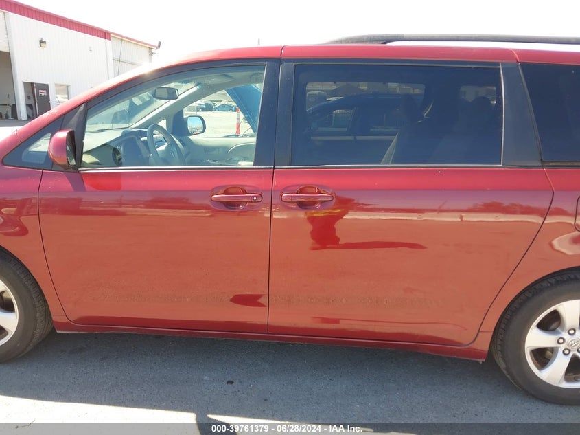 2011 Toyota Sienna Le V6 VIN: 5TDKK3DCXBS007787 Lot: 39761379