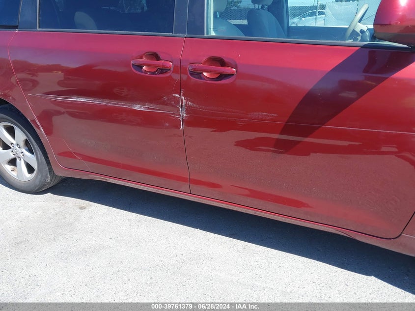 2011 Toyota Sienna Le V6 VIN: 5TDKK3DCXBS007787 Lot: 39761379