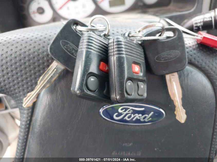 2001 Ford Escape Xls VIN: 1FMYU02B41KA04060 Lot: 39761421