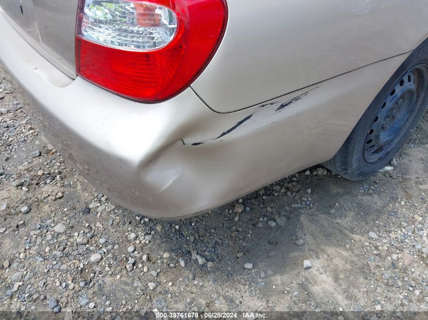 2003 Toyota Camry Le VIN: 4T1BE32K13U152596 Lot: 39761678