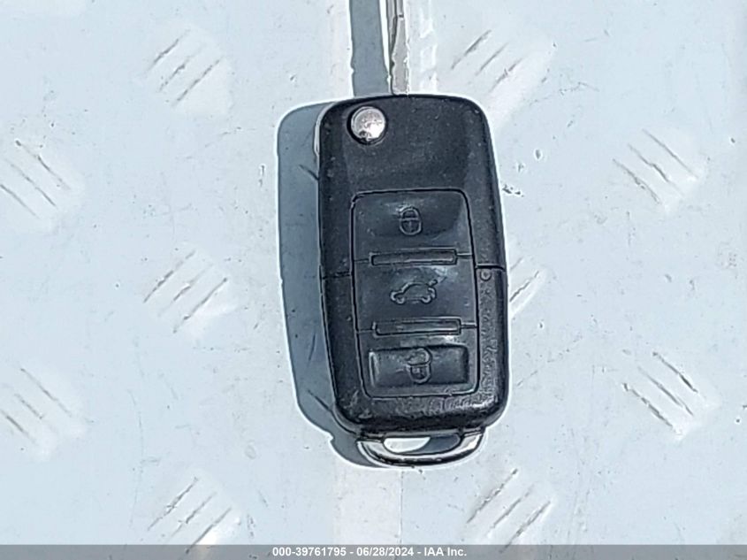 2004 Volkswagen Jetta Gls 2.0L VIN: 3VWSK69M64M087060 Lot: 39761795