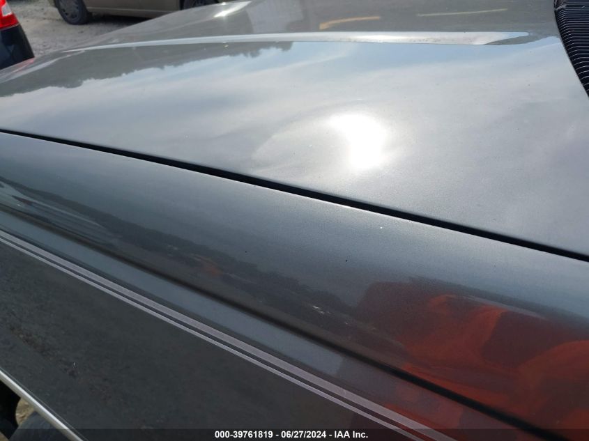 1999 Chevrolet Suburban 1500 Lt VIN: 3GNFK16R6XG202211 Lot: 39761819