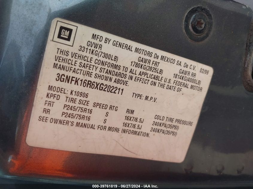 1999 Chevrolet Suburban 1500 Lt VIN: 3GNFK16R6XG202211 Lot: 39761819