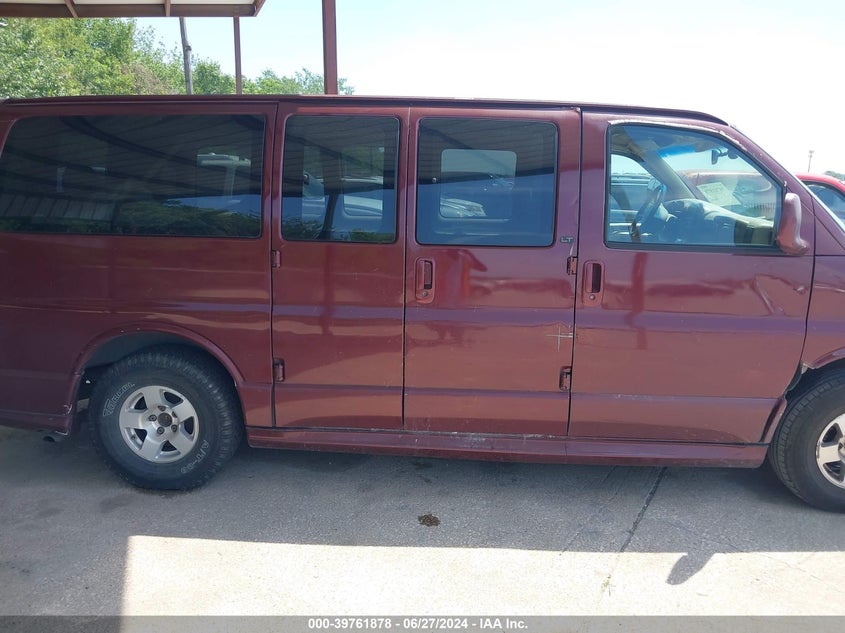 2002 Chevrolet Express Lt VIN: 1GBFG65R921104133 Lot: 39761878
