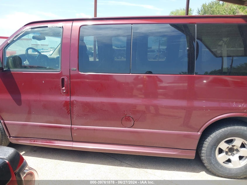 2002 Chevrolet Express Lt VIN: 1GBFG65R921104133 Lot: 39761878