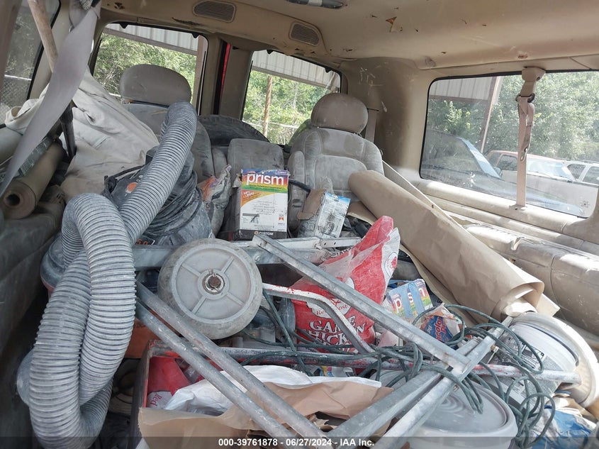 2002 Chevrolet Express Lt VIN: 1GBFG65R921104133 Lot: 39761878