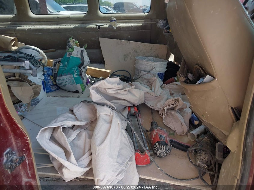 2002 Chevrolet Express Lt VIN: 1GBFG65R921104133 Lot: 39761878