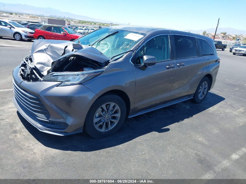 5TDKSKFC9NS062744 2022 TOYOTA SIENNA - Image 2