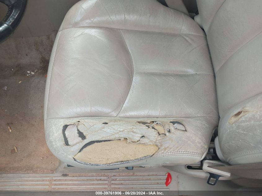 2005 Chevrolet Suburban 1500 Z71 VIN: 3GNFK16Z55G262784 Lot: 39761906