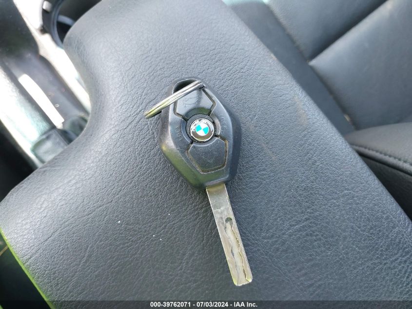 2004 BMW 325Xi VIN: WBAEU33454PR11266 Lot: 39762071