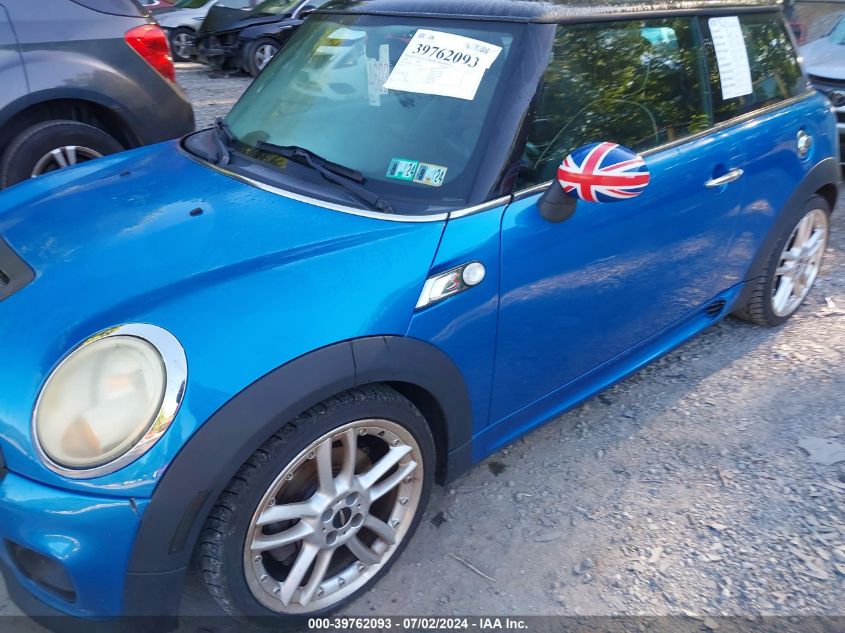 2008 Mini Cooper S VIN: WMWMF73538TT90860 Lot: 39762093