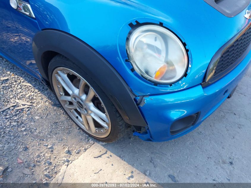 2008 Mini Cooper S VIN: WMWMF73538TT90860 Lot: 39762093